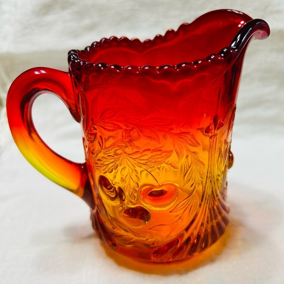 Vintage L.G. Wright pitcher in mint condition. Colors are vibrant, no damage! - Picture 3 of 6